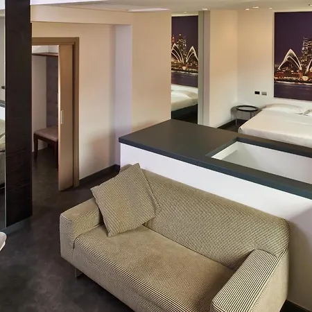 Cruise Hotel 4*