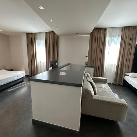 Hotel Cruise 4*
