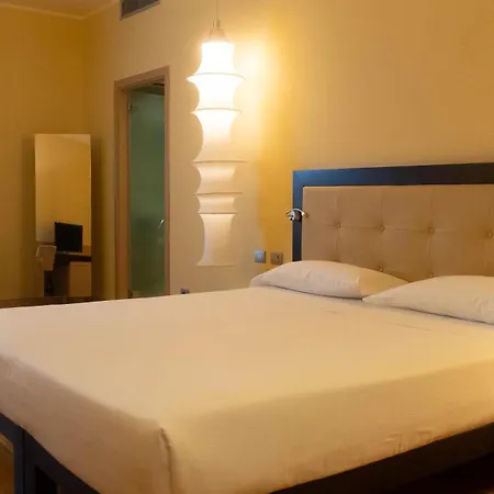 Cruise Hotel 4*