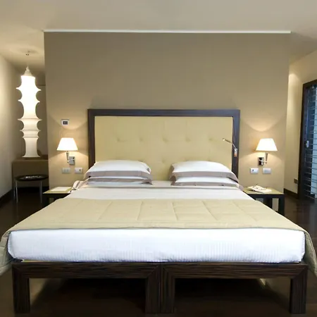 Cruise Hotel 4*