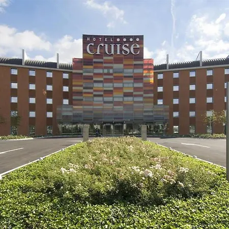 Hotel Cruise 4*