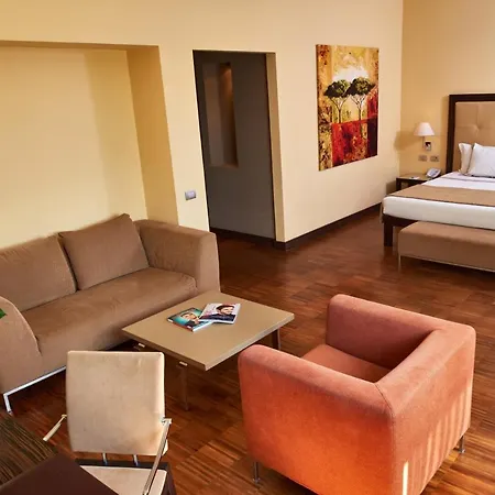 Cruise Hotel 4*