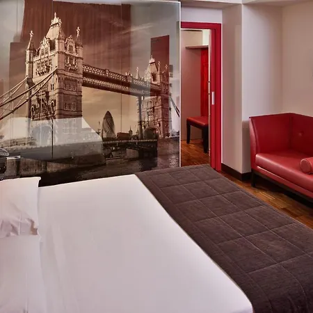 Hotel Cruise 4*
