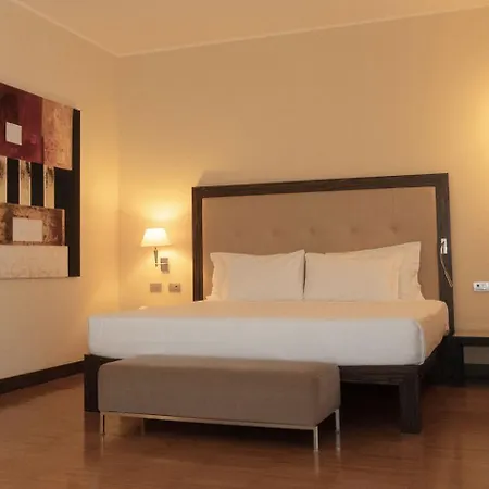 Cruise Hotel