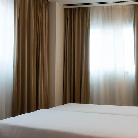 Cruise Ξενοδοχείο 4*