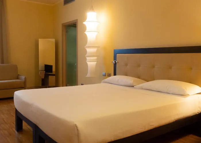 Cruise Ξενοδοχείο 4*