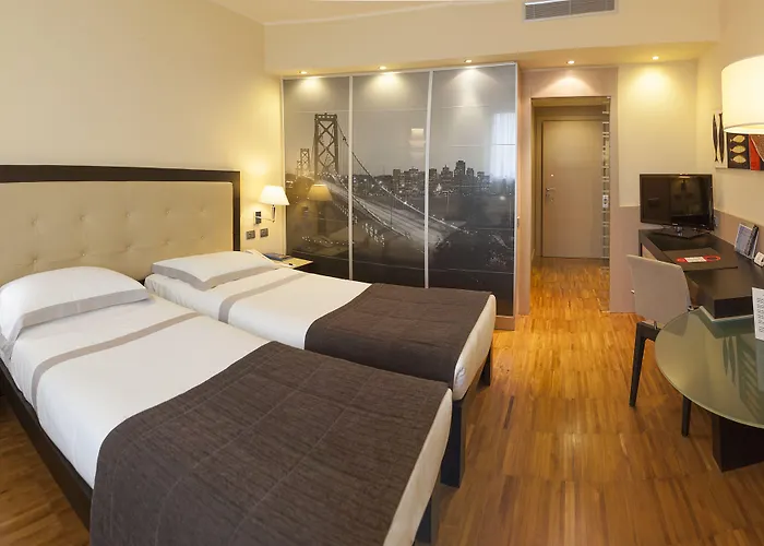 Ξενοδοχείο Cruise 4*