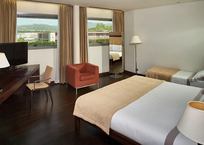 Ξενοδοχείο Cruise 4*