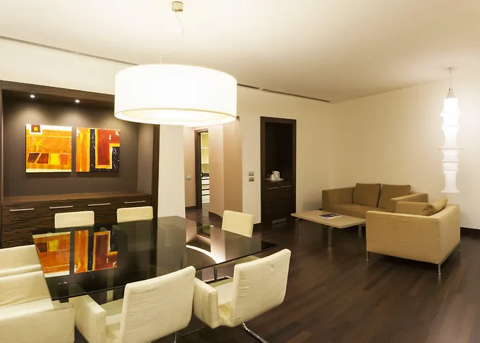 Cruise Ξενοδοχείο 4*