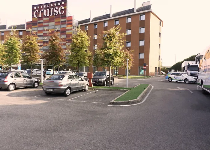 Ξενοδοχείο Cruise 4*