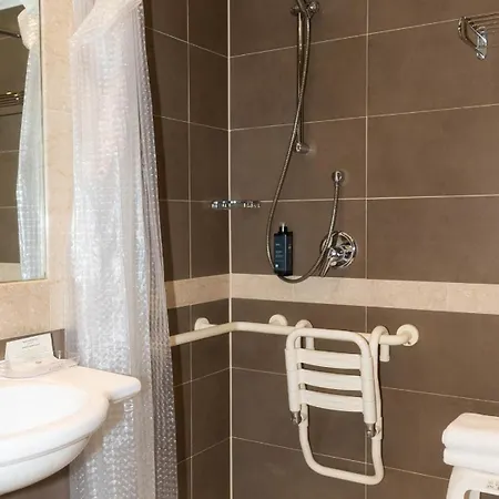 Cruise Hotell 4*